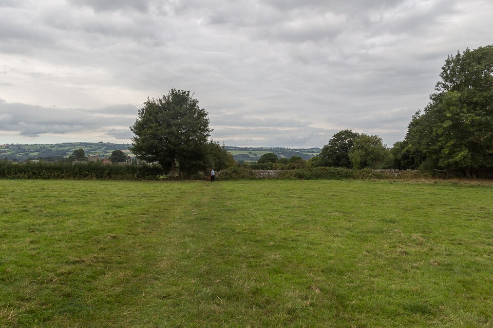 Dog walking route near dog-friendly pubs in Hay-on-Wye - riverside path